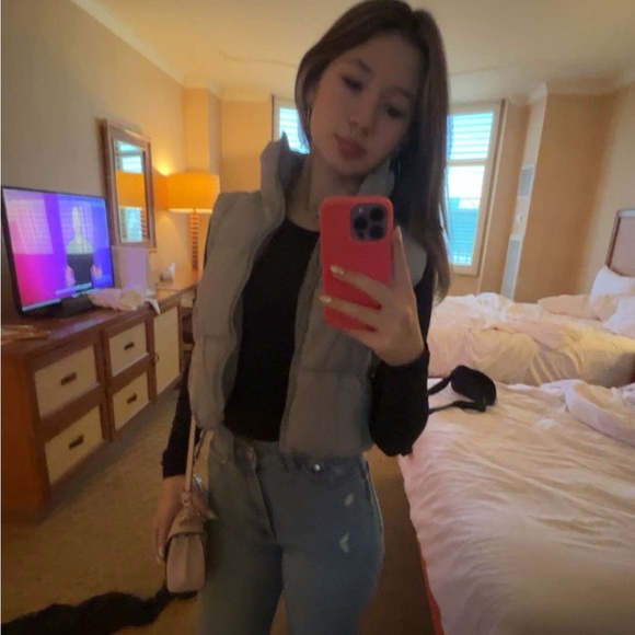 Profile Picture of Alexis Mcquary (@alexismcquary) on Poshmark