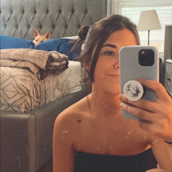 Profile Picture of Erin Newman (@erinclemens92) on Poshmark