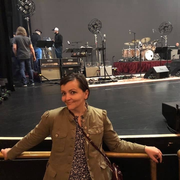 Profile Picture of Sandra Jacobson (@jacobsons910) on Poshmark