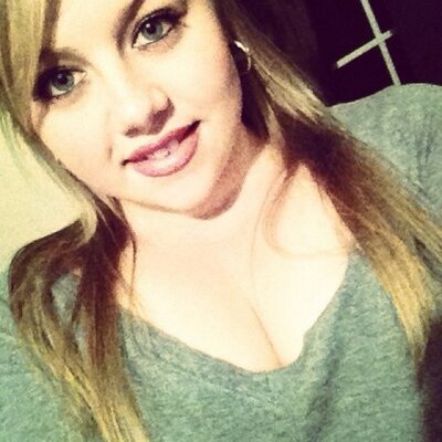 Profile Picture of Crystal Halwick (@CrystalRosayyy) on Twitter