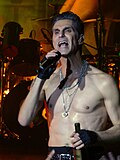 Profile Picture of Perry Farrellon Wikipedia