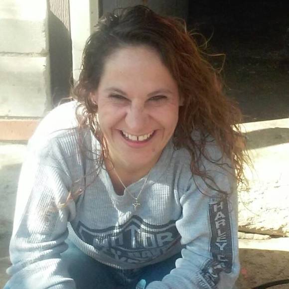 Profile Picture of Sara Obrien (@buckshot1976) on Poshmark