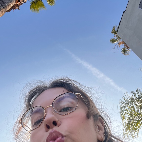 Profile Picture of Marcella andrade Bastos (@marcella_ab) on Poshmark
