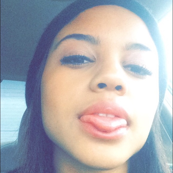 Profile Picture of Octavia Coleman (@colemanoctavia) on Poshmark