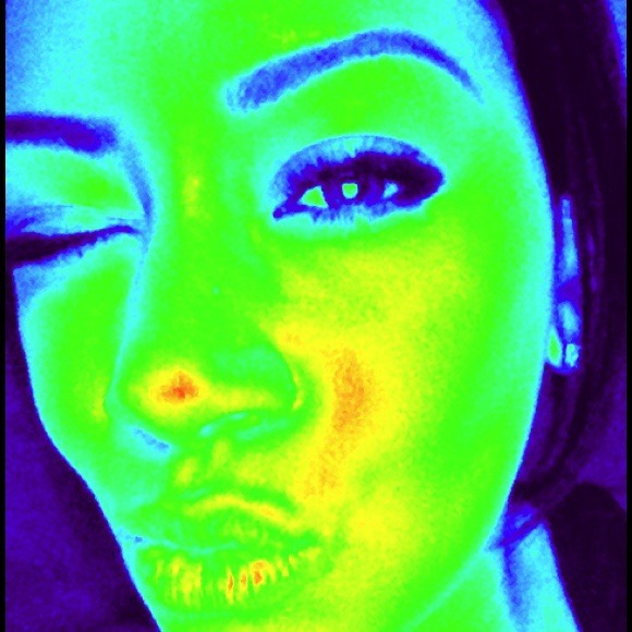 Profile Picture of Nicole Stantial (@nbynumjkb) on Poshmark