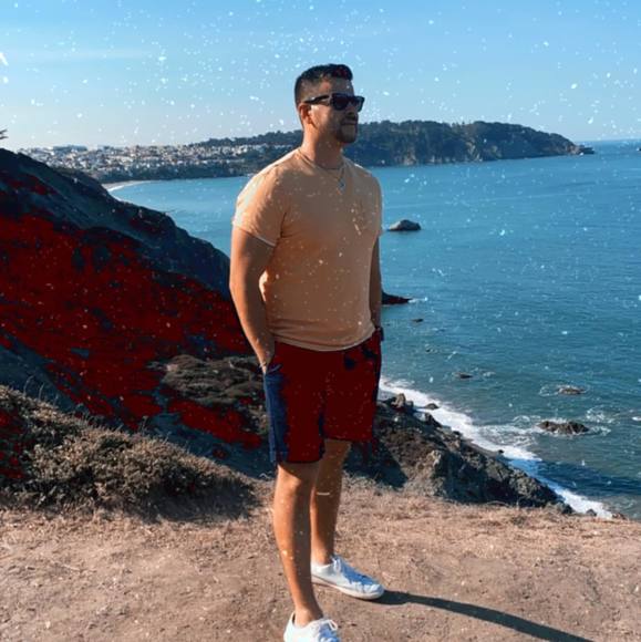 Profile Picture of Mark Reyna (@reindance) on Poshmark