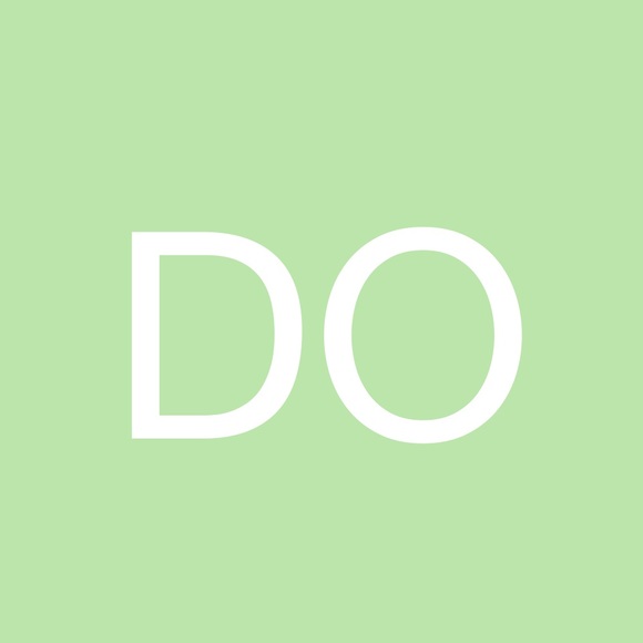 Profile Picture of Danielle Orenshein (@dorenshein) on Poshmark