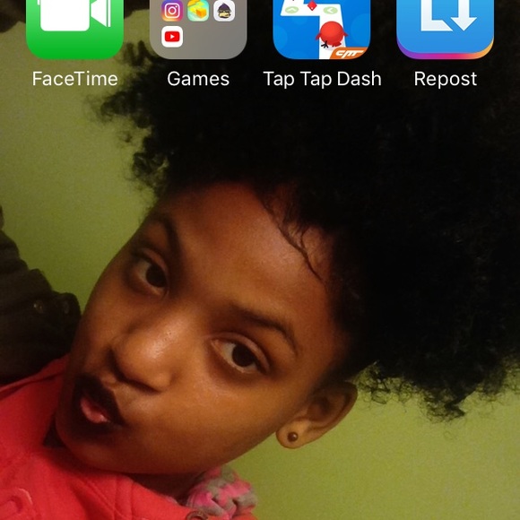 Profile Picture of Victoria Bowens (@victoriafaithxx) on Poshmark