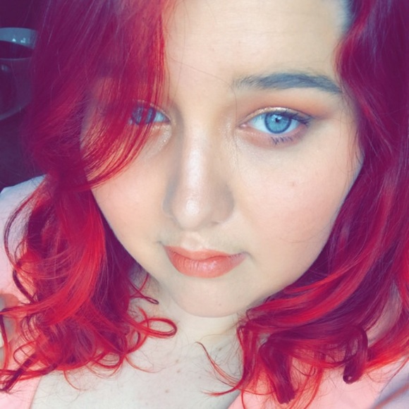 Amanda Sublette - Poshmark Profile Picture of Amanda Sublette (@sweetestlilbun) on Poshmark