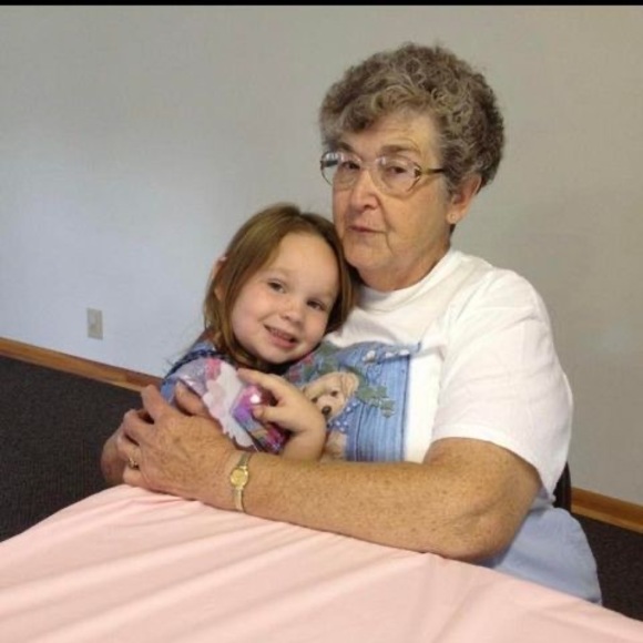 Profile Picture of Bella Durback (@belladurback) on Poshmark