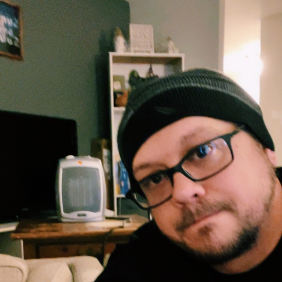 Profile Picture of Andrew Lipscomb (@andrew_lipscomb) on Poshmark