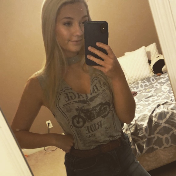 Profile Picture of Lydia Weik (@weikhaha) on Poshmark