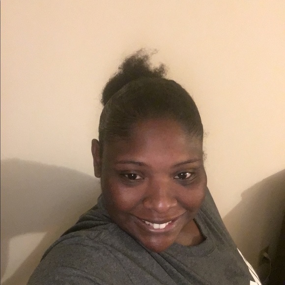 Profile Picture of Kyann Cogman (@kyanncogman03) on Poshmark