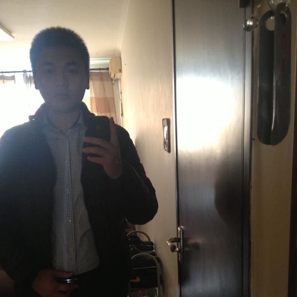 Profile Picture of Si Gao (@gaosi220523) on Poshmark
