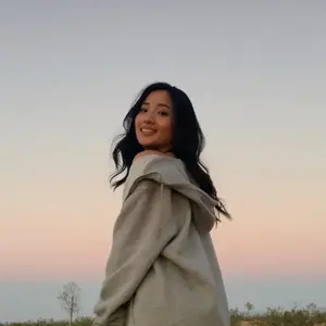 Profile Picture of   Sally Kim (@sallykim7_)... (@sallykim7_) on Tiktok