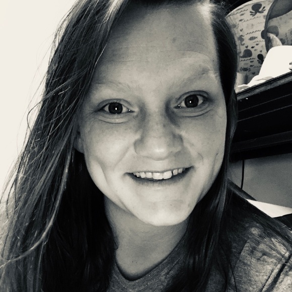 Profile Picture of Brittany Emfinger (@b_emfinger) on Poshmark