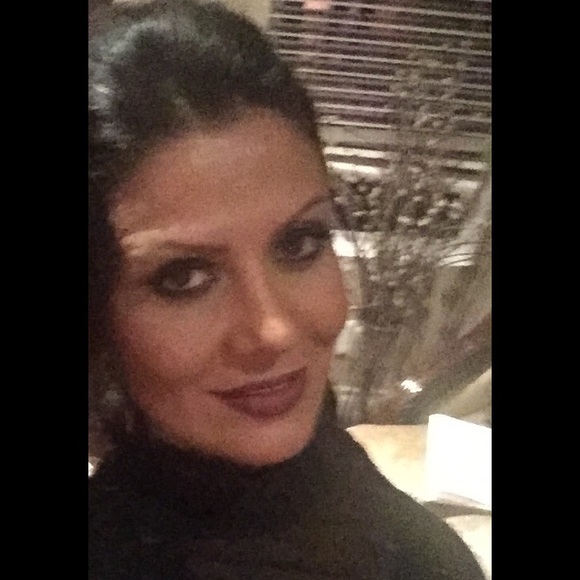 Profile Picture of Peymaneh Moallem (@pmoallem) on Poshmark