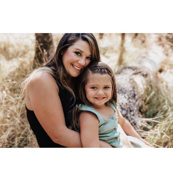 Profile Picture of Courtney Hisgen (@courtney112150) on Poshmark