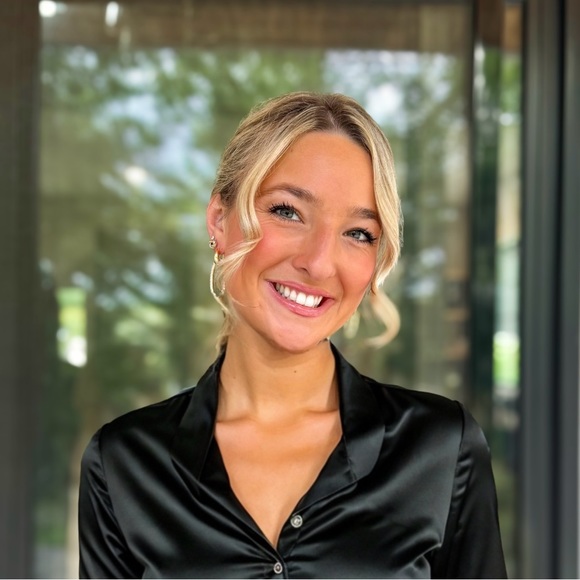 Profile Picture of Christine Chasse (@c_chasse) on Poshmark