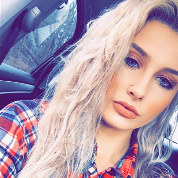 Profile Picture of Sarah Mccormick (@smccormick9273) on Poshmark