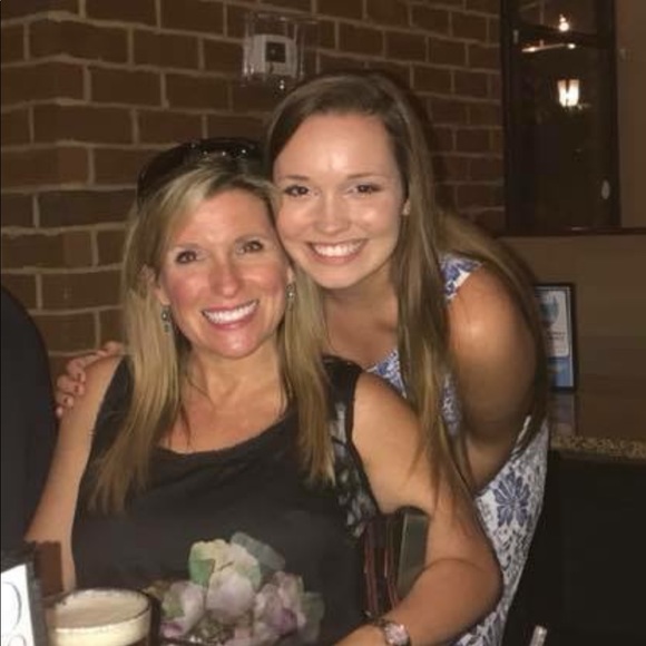 Profile Picture of Dawn Swoape (@swoaped) on Poshmark