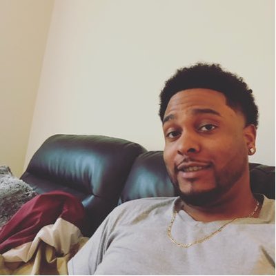 Profile Picture of Buddy Over There (@OffTheWall32) on Twitter