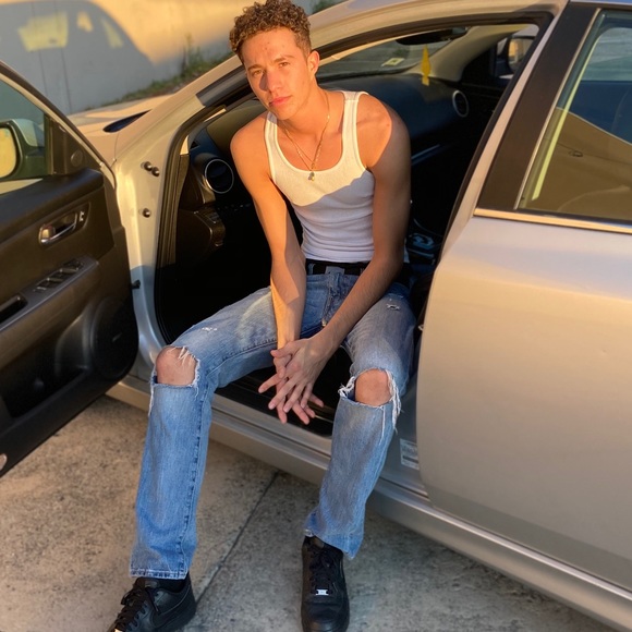 Profile Picture of Cedric Starks (@ceddywaproptop) on Poshmark