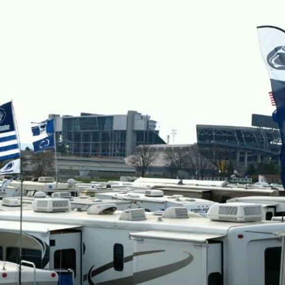 Profile Picture of Charles Ditterline (@cditterline) on Poshmark