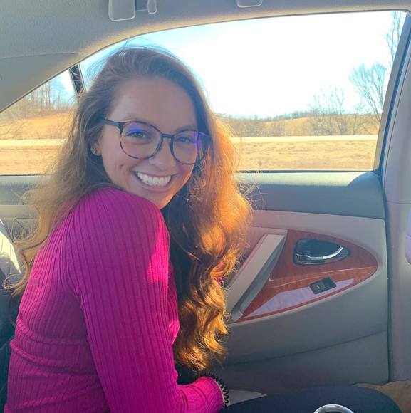 Profile Picture of Hannah Bartos (@bartosh123) on Poshmark