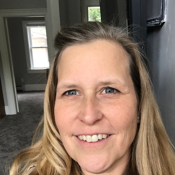 Profile Picture of Marcy Minix (@nancydrew5367) on Poshmark