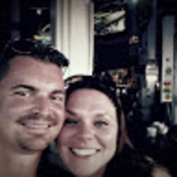 Profile Picture of Lisa Harker (@liza2684) on Poshmark
