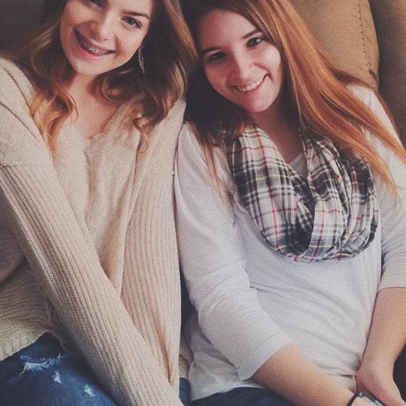 Nikki Holmes - Poshmark Profile Picture of Nikki Holmes (@nikkiholmes92) on Poshmark