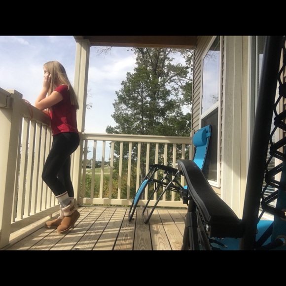 Profile Picture of Amber Gagnier (@ambergagnier) on Poshmark