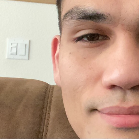 Profile Picture of Kyle Canovas (@kylcnvs) on Poshmark