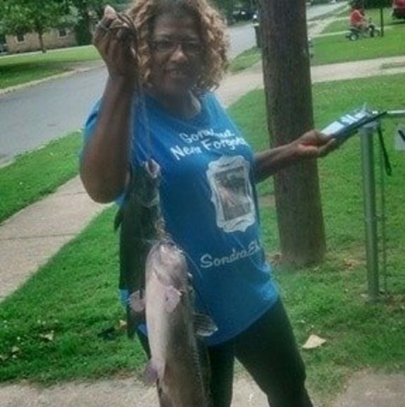 Profile Picture of Bernice Hooks (@hooksbernice) on Poshmark