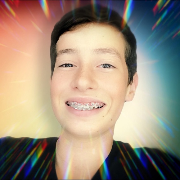 Profile Picture of Chris Ortiz (@chrisortttiizzz) on Poshmark