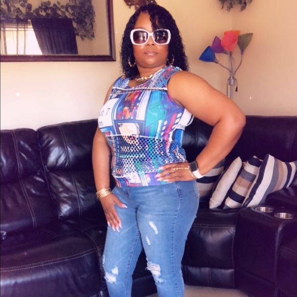 Profile Picture of Stephanie Mack (@subrena2) on Poshmark