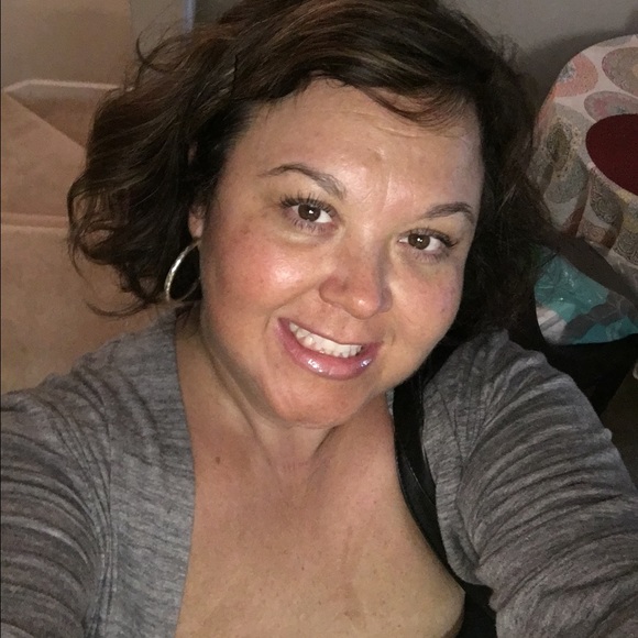 Celine Odelein - Poshmark Profile Picture of Celine Odelein (@celine1015) on Poshmark