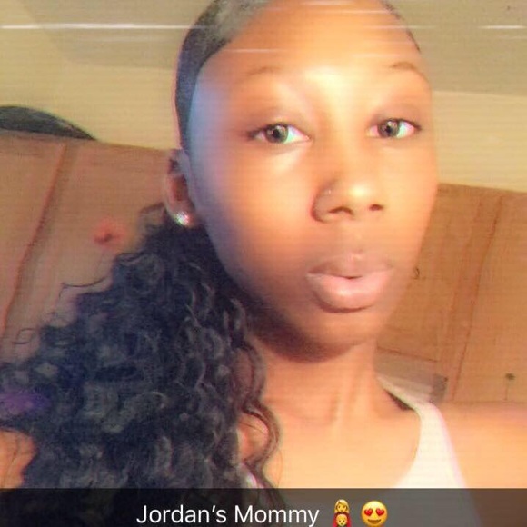 Profile Picture of Jamese Gunn (@jgunn2020) on Poshmark