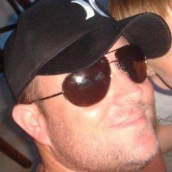 Profile Picture of Mike Thixton (@floridian33304) on Poshmark