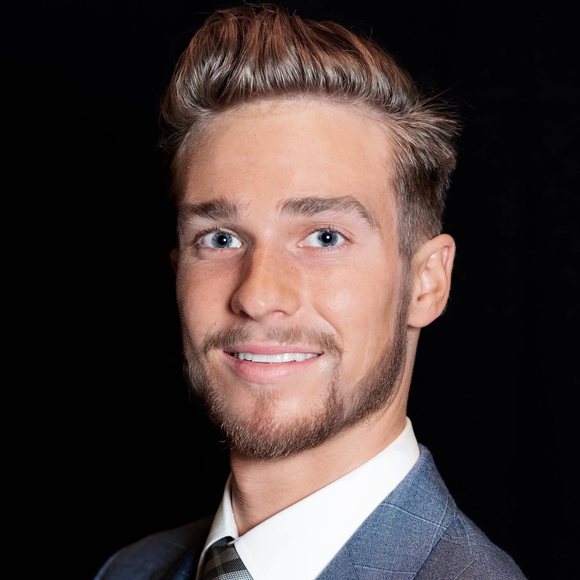 Profile Picture of Nicholas Pettey (@nicholaspettey) on Poshmark