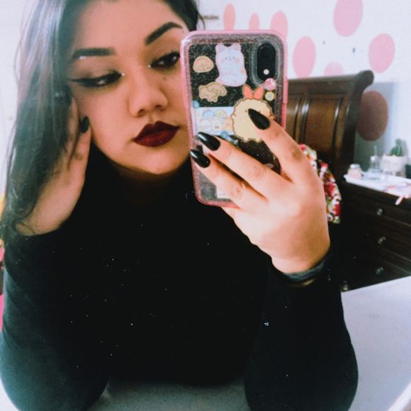 Profile Picture of Alexia Sarahý (@saraylicious) on Poshmark