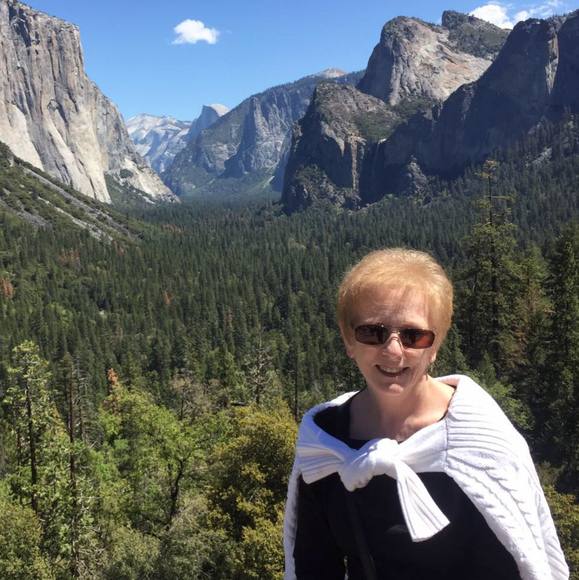 Profile Picture of Wendy Kastelic (@wendykastelic) on Poshmark