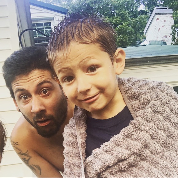 Profile Picture of Nelson Serrano (@nelsonser93) on Poshmark