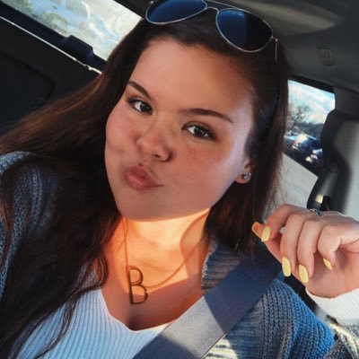 Profile Picture of Belle Scott (@bellescottt) on Twitter