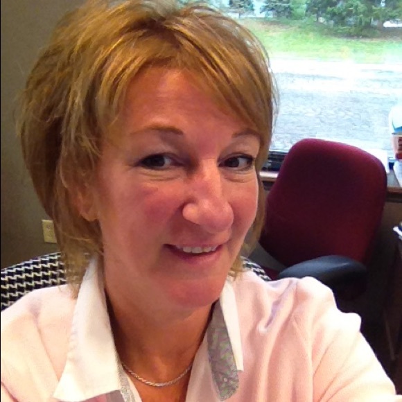 Mary Eland - Poshmark Profile Picture of Mary Eland (@mkeland) on Poshmark