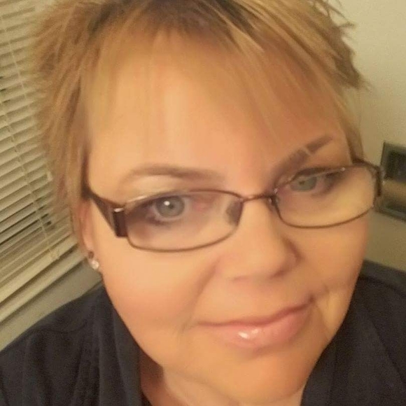 Profile Picture of Janet Wipf (@tiredmom49) on Poshmark