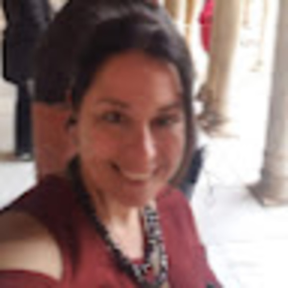 Profile Picture of Heather Tiberi (@hfootetiberi) on Poshmark