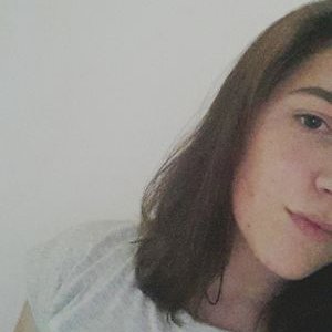 Profile Picture of Vivian Schulz (@vivian_100302) on Twitter