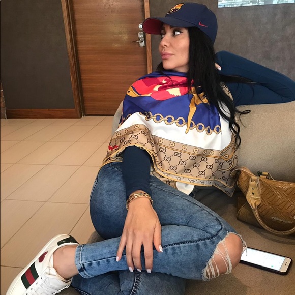 Profile Picture of Neda Sahebgharany (@nsahebgharany) on Poshmark